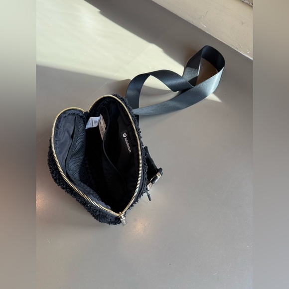 Lululemon Fleece Everywhere Belt Bag - Picture 13 of 14